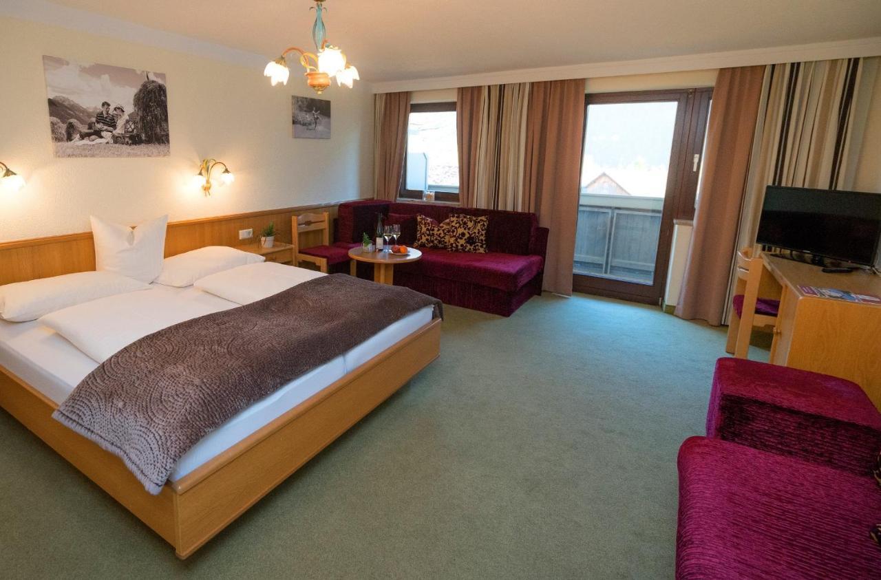 Hotel Zum Lamm Таренц Екстериор снимка