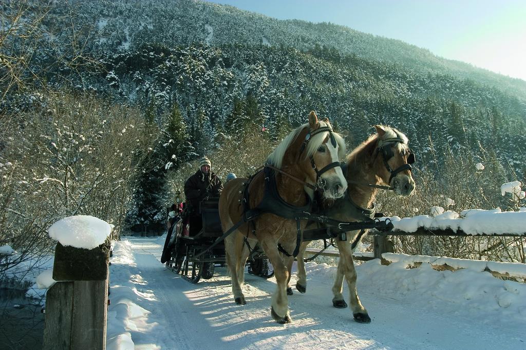 Hotel Zum Lamm Таренц Екстериор снимка