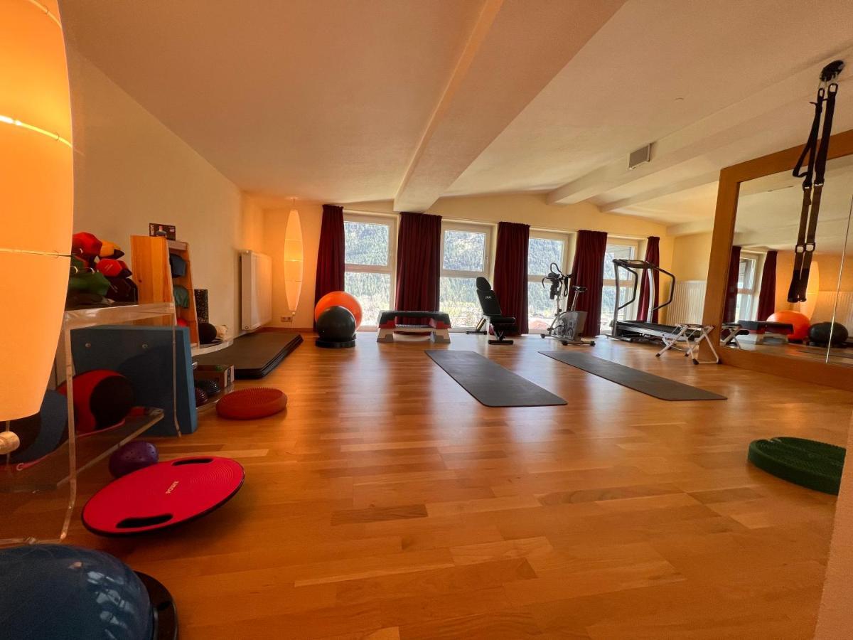 Hotel Zum Lamm Таренц Екстериор снимка
