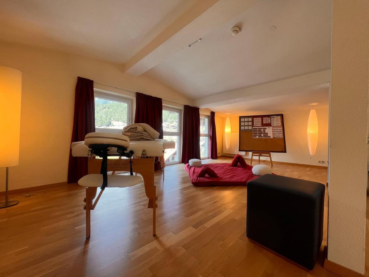 Hotel Zum Lamm Таренц Екстериор снимка