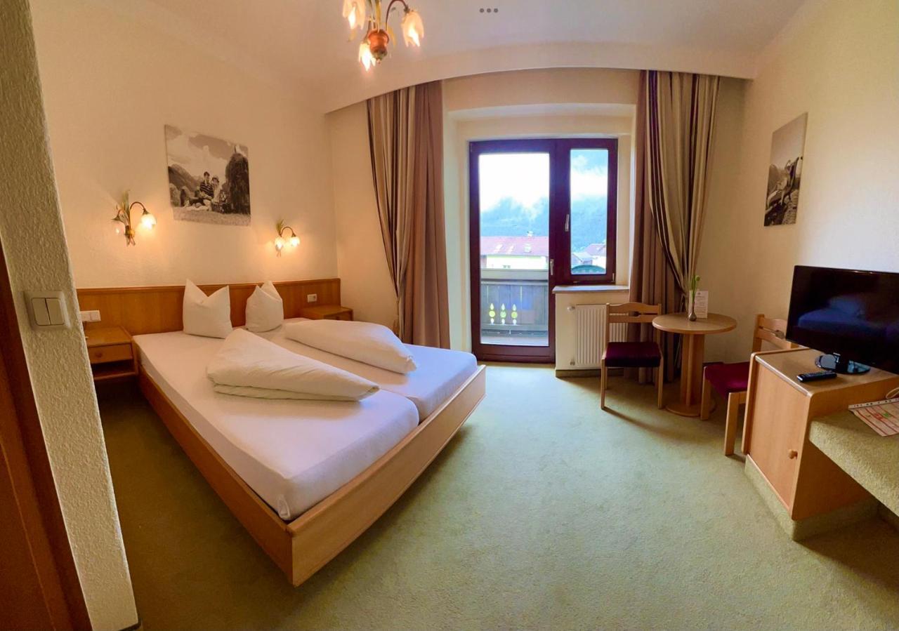 Hotel Zum Lamm Таренц Екстериор снимка