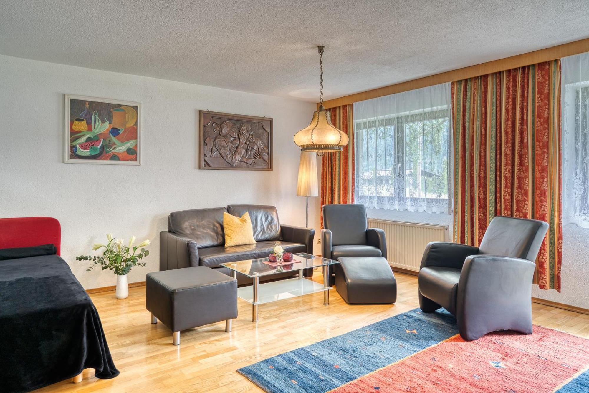 Hotel Zum Lamm Таренц Екстериор снимка