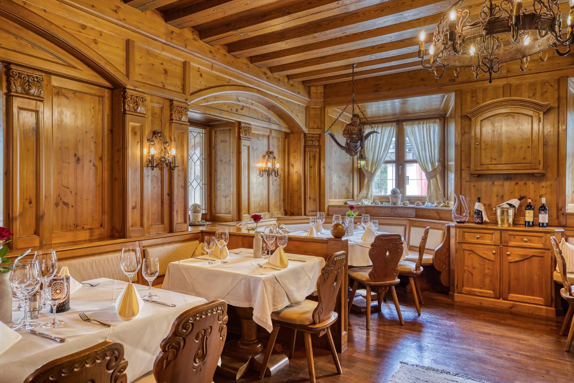 Hotel Zum Lamm Таренц Екстериор снимка