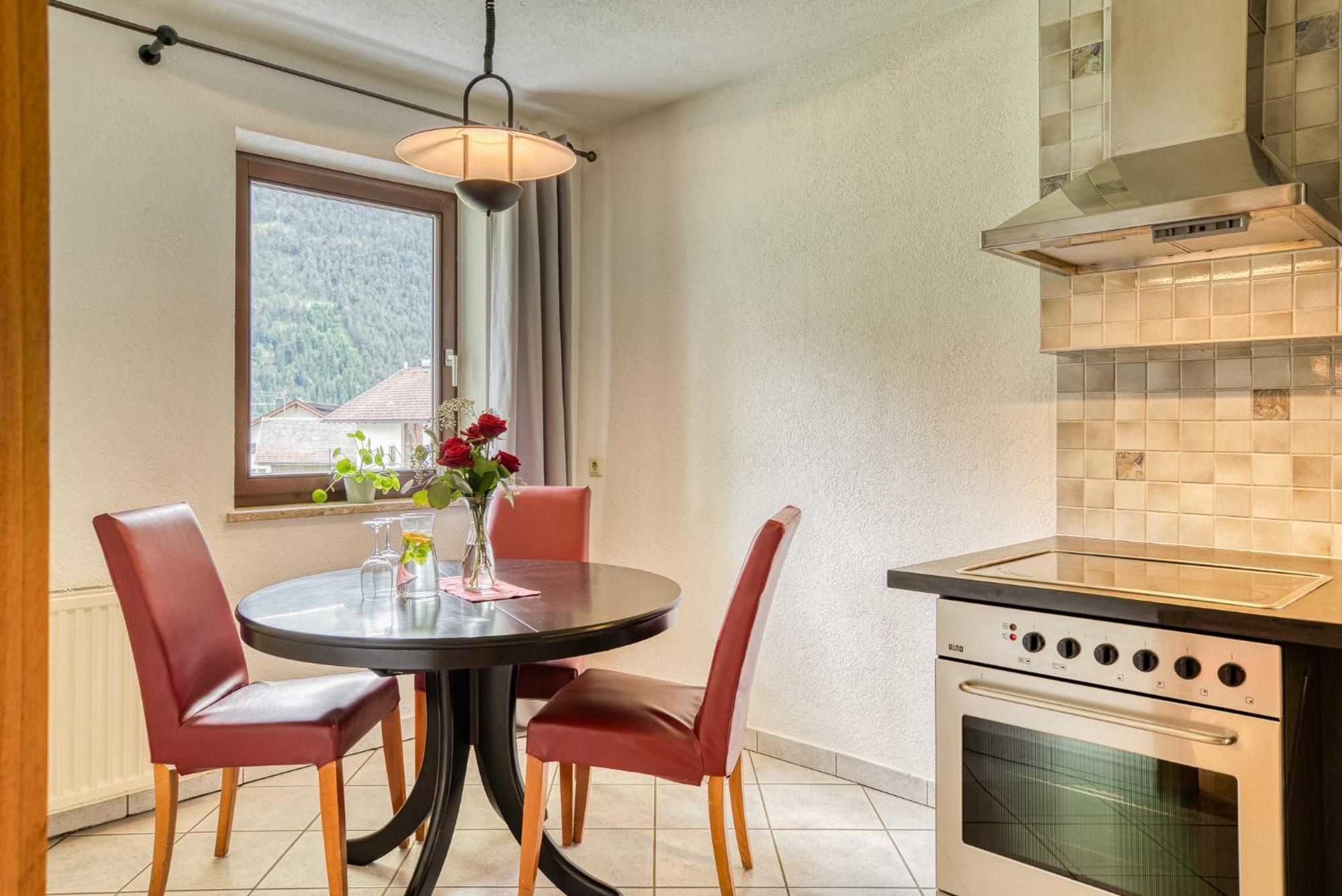 Hotel Zum Lamm Таренц Екстериор снимка