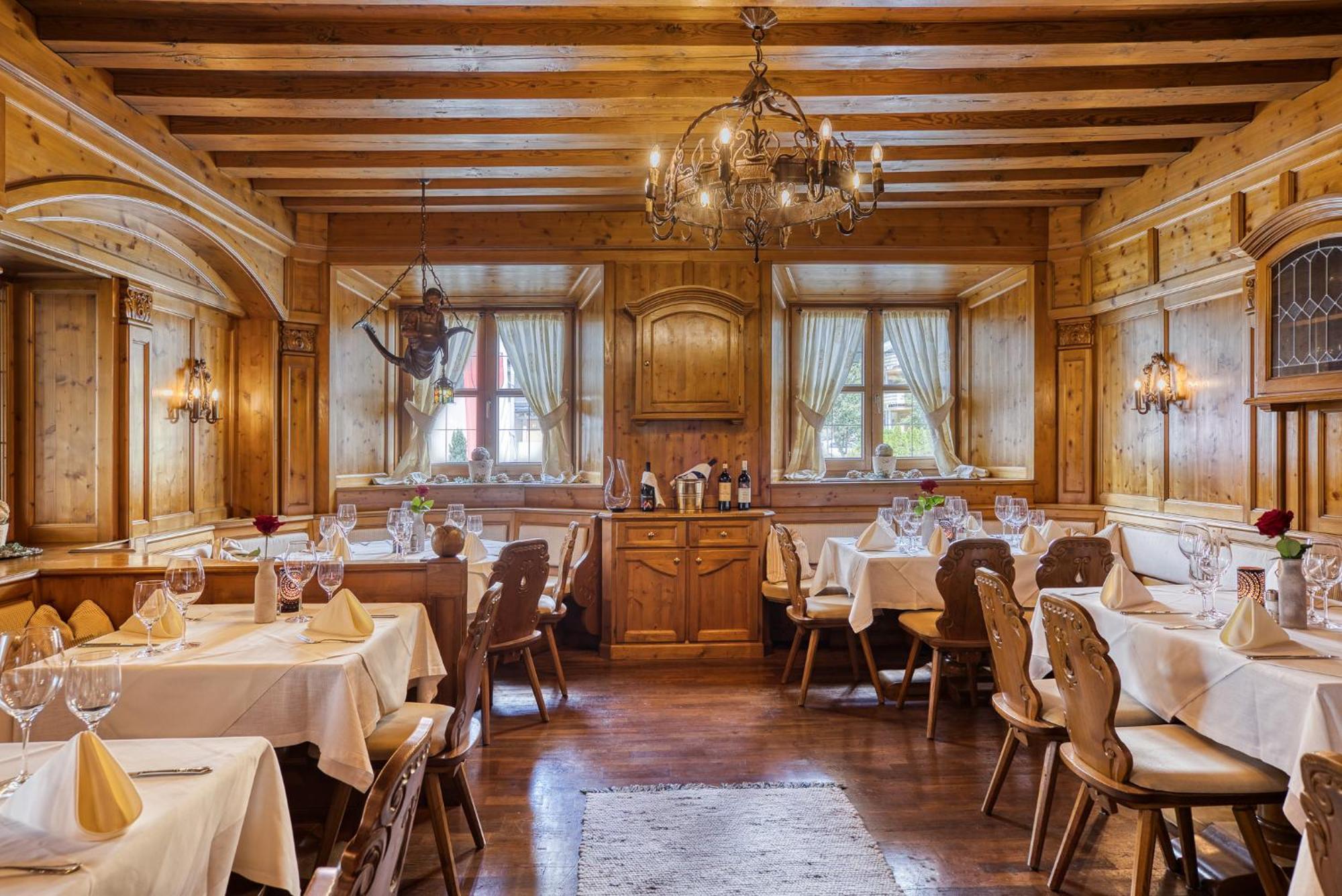 Hotel Zum Lamm Таренц Екстериор снимка