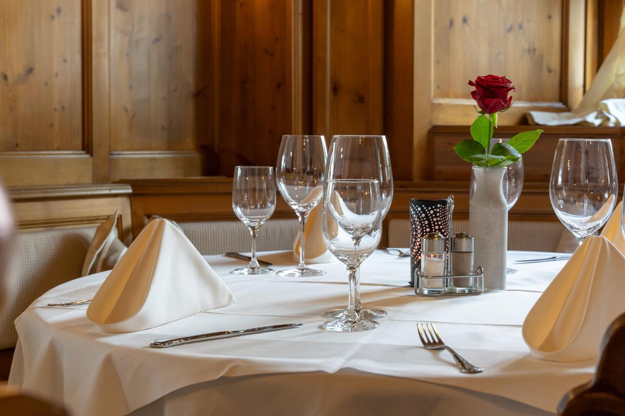 Hotel Zum Lamm Таренц Екстериор снимка