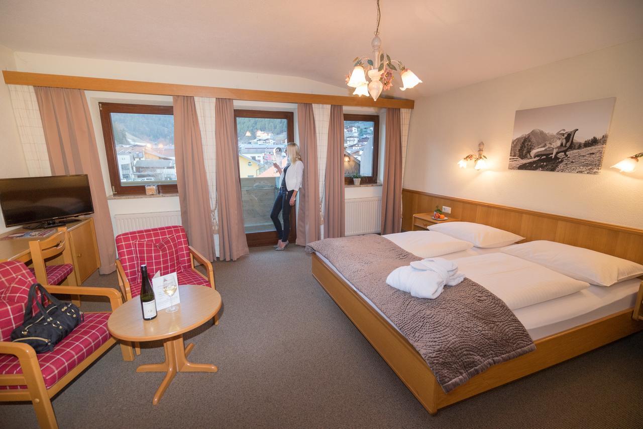 Hotel Zum Lamm Таренц Екстериор снимка