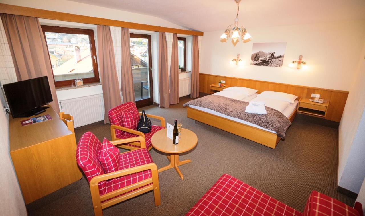 Hotel Zum Lamm Таренц Екстериор снимка