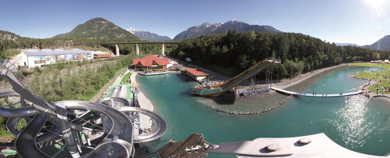 Hotel Zum Lamm Таренц Екстериор снимка